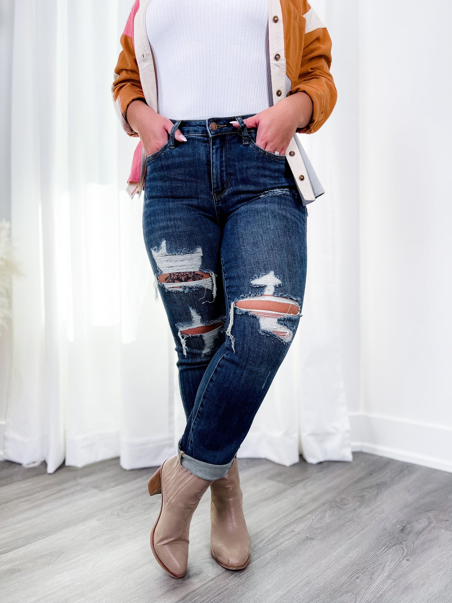 Judy Blue Dark Wash Mid Rise Distressed Cropped Straight Leg Jeans