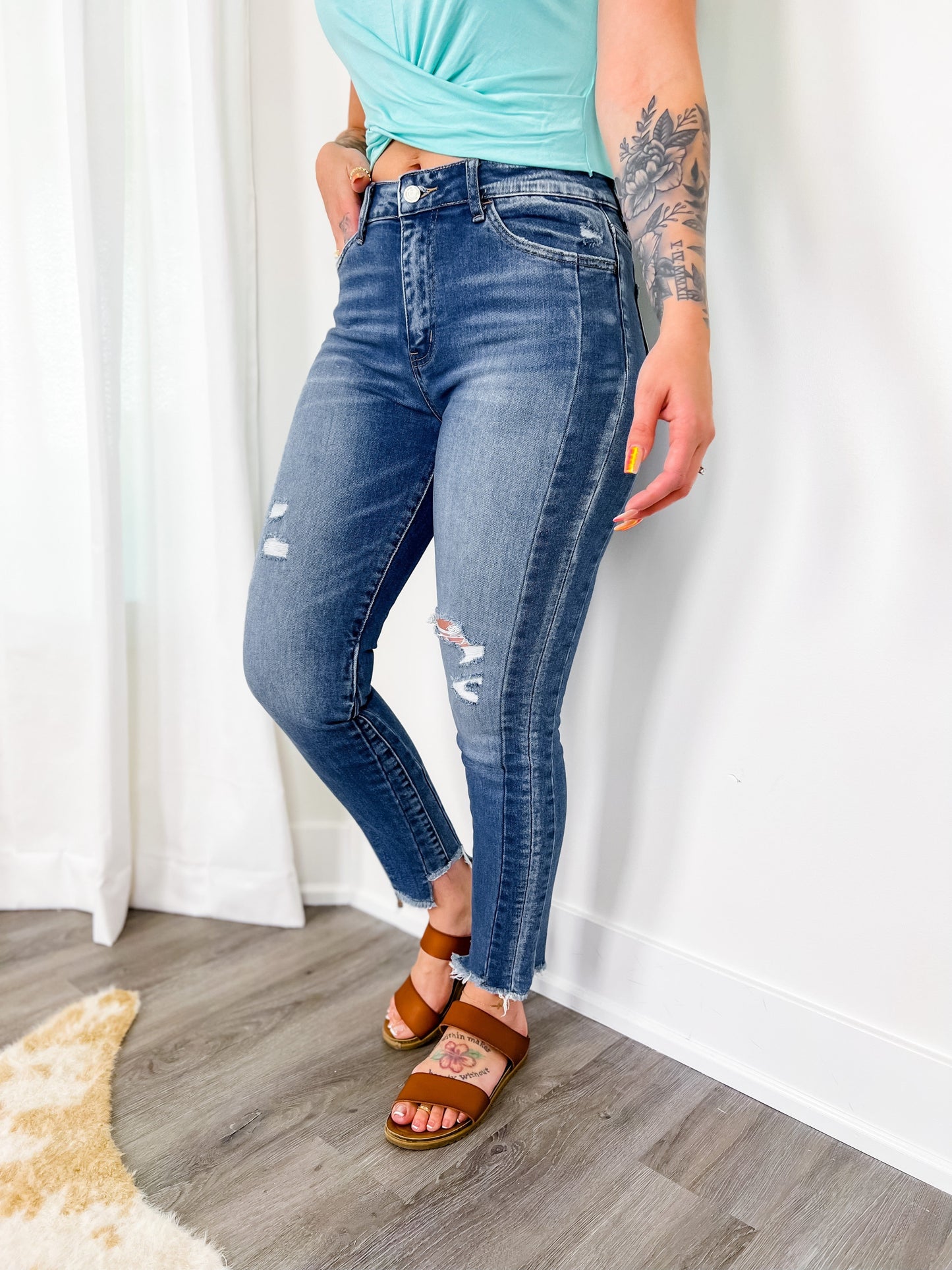 Vervet "Windy is Nothing" High Rise Ankle Skinny with Uneven Hem