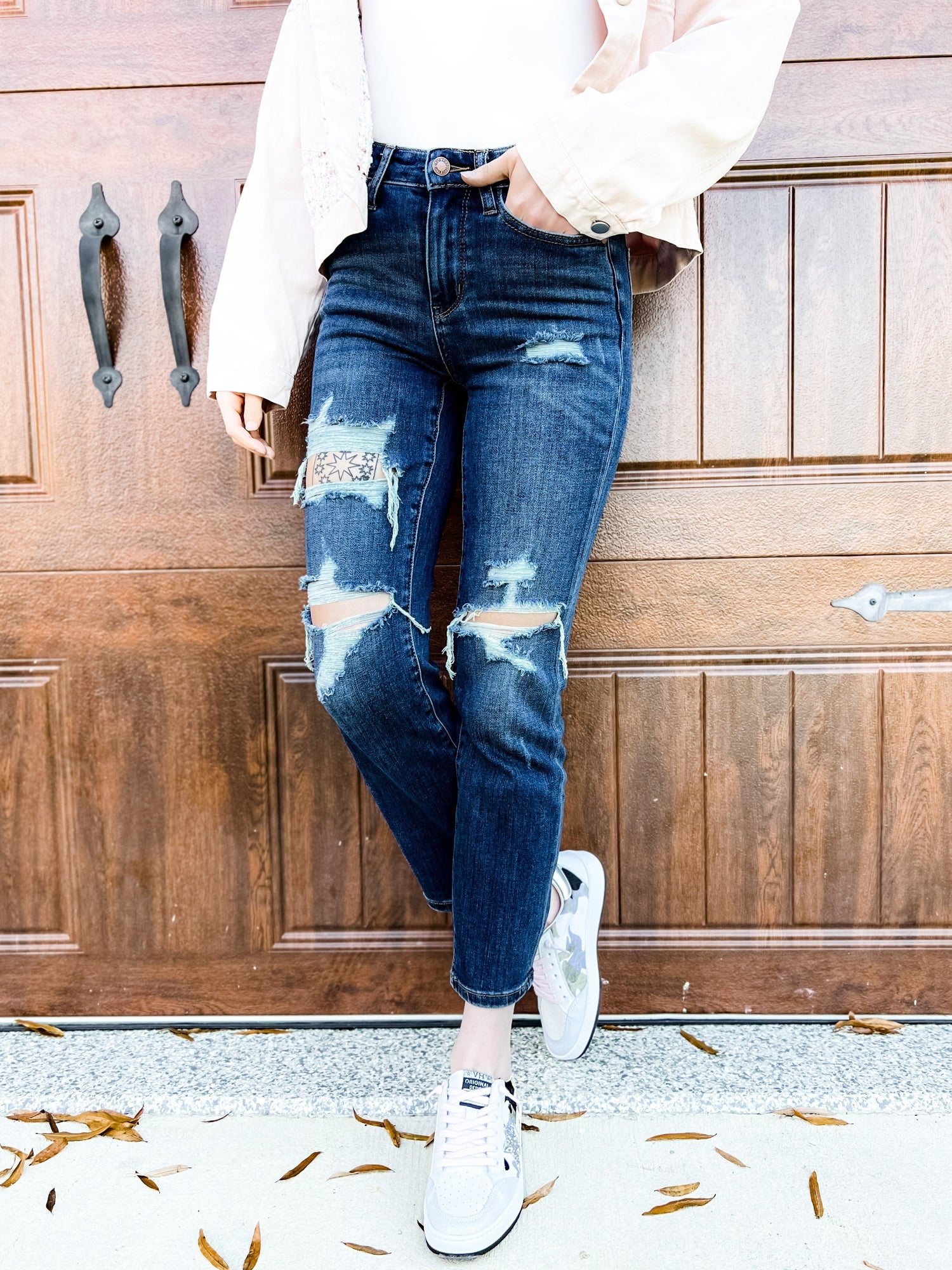 Judy Blue Dark Wash Mid Rise Distressed Cropped Straight Leg Jeans