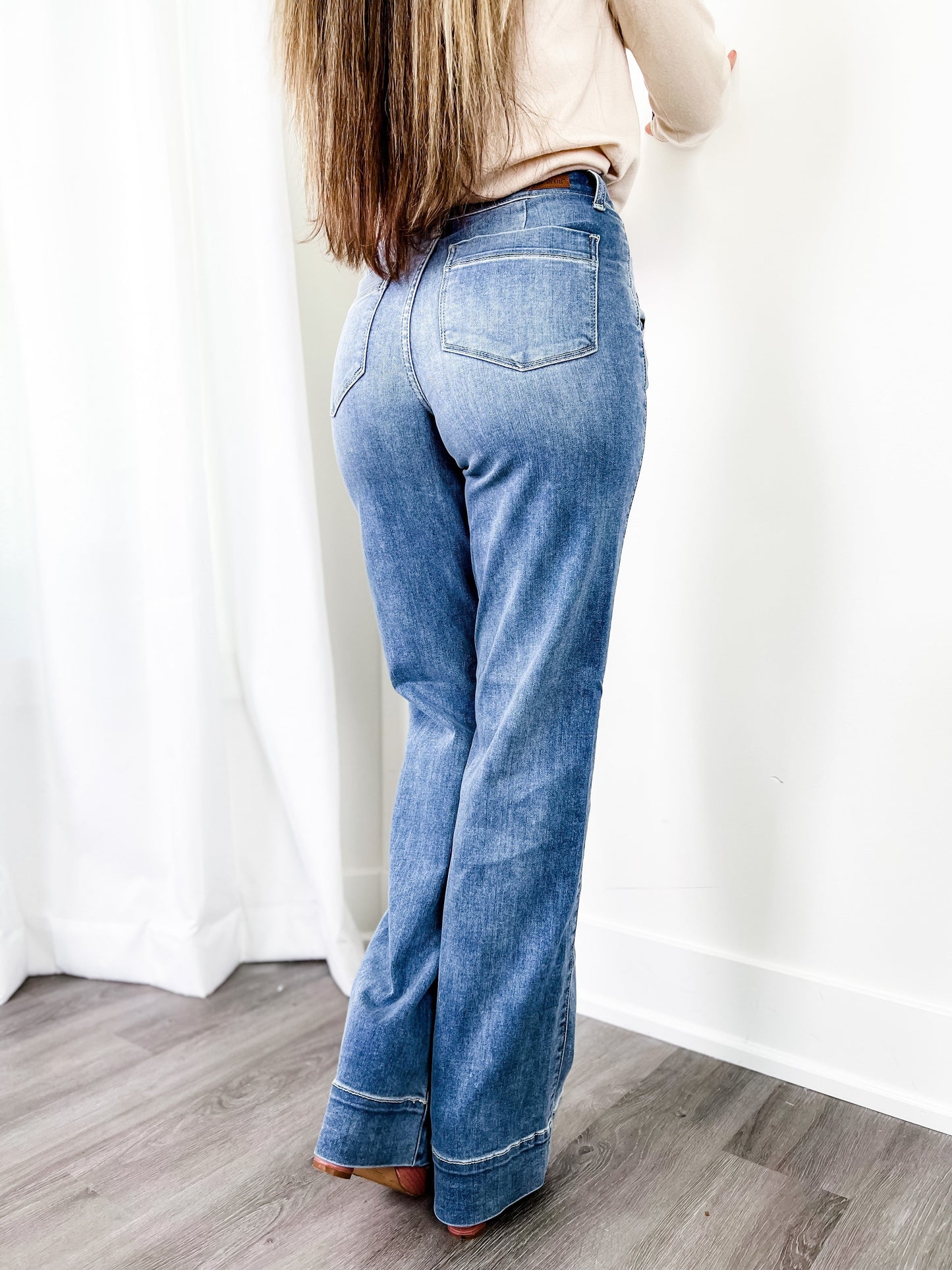 Judy Blue Wide Leg Mid Rise Medium Wash Non Distressed Jeans