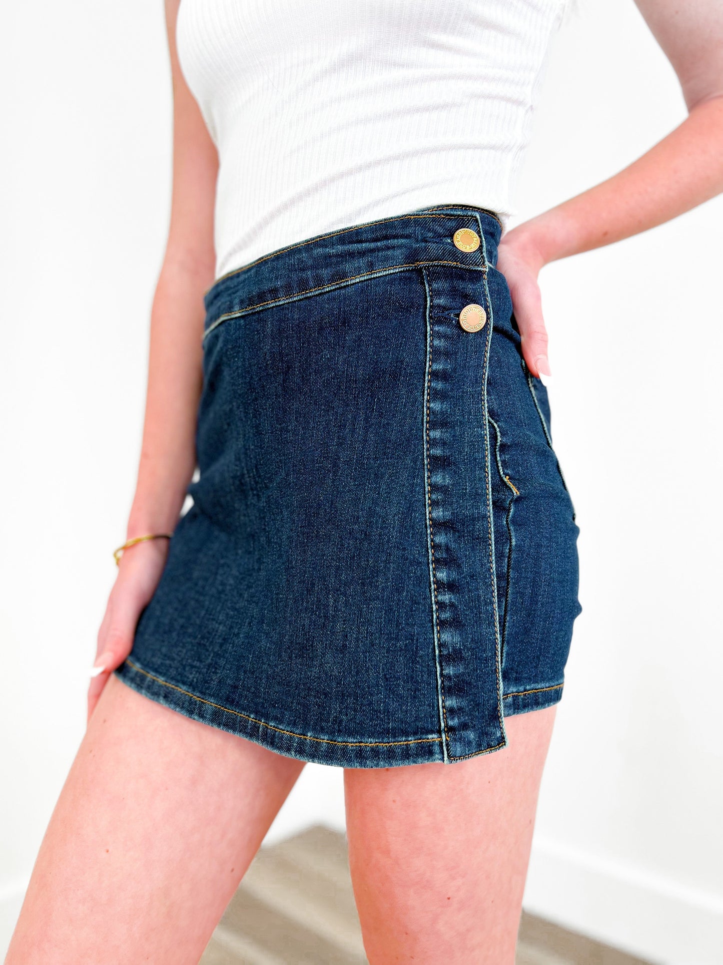 Judy Blue THE CHER Dark Wash Denim Skort