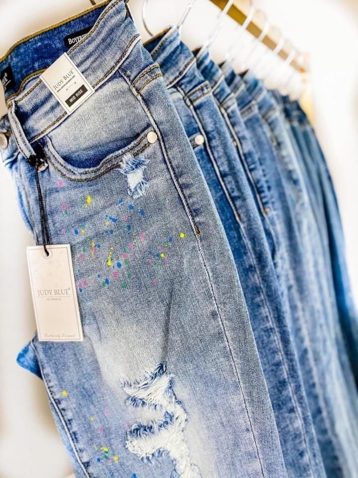 PLUS/REG Judy Blue Lucky Charms Paint Splatter Boyfriend Jeans