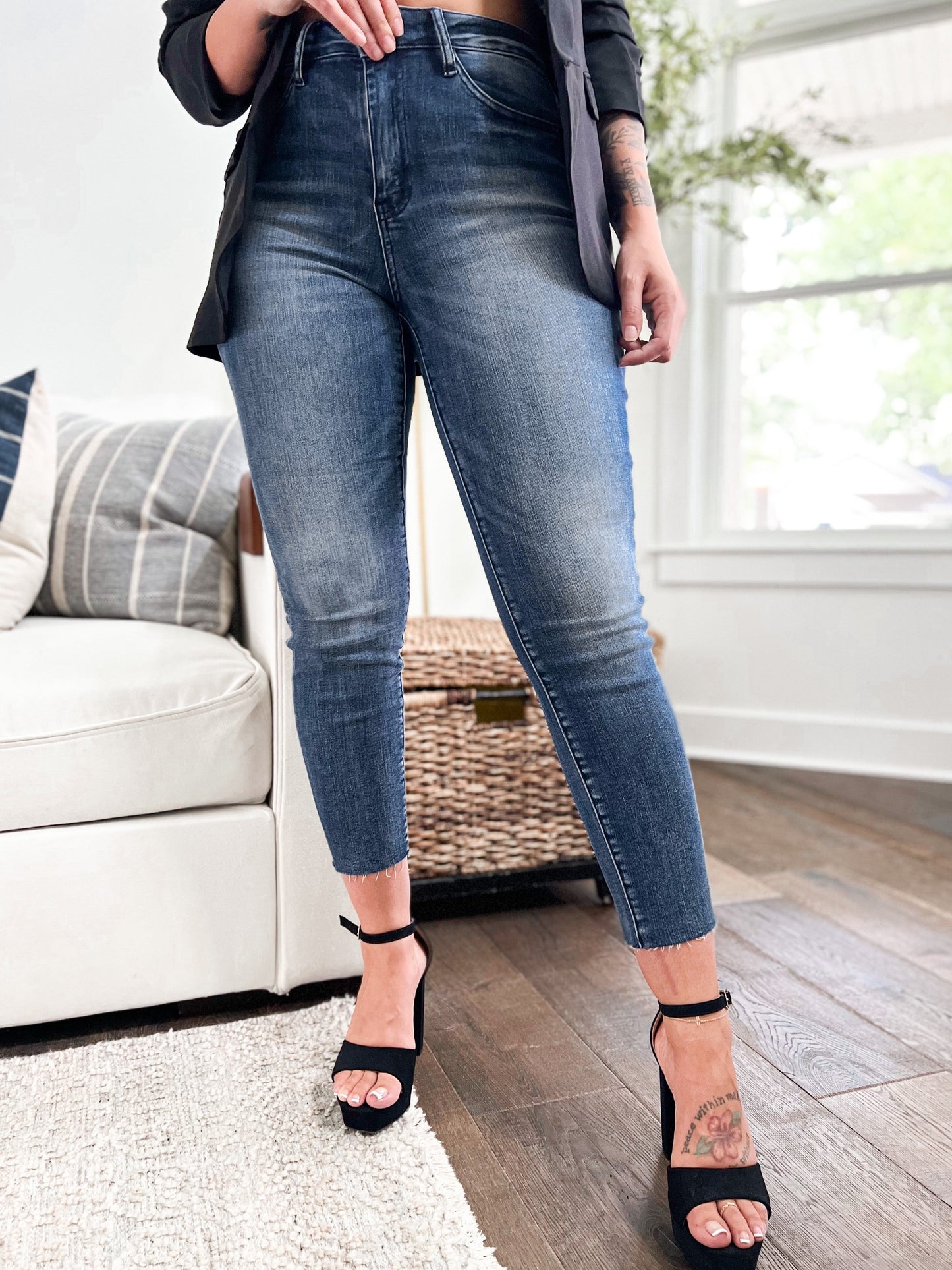 Judy Blue Material Girl Contrast Wash Relaxed Fit Jeans