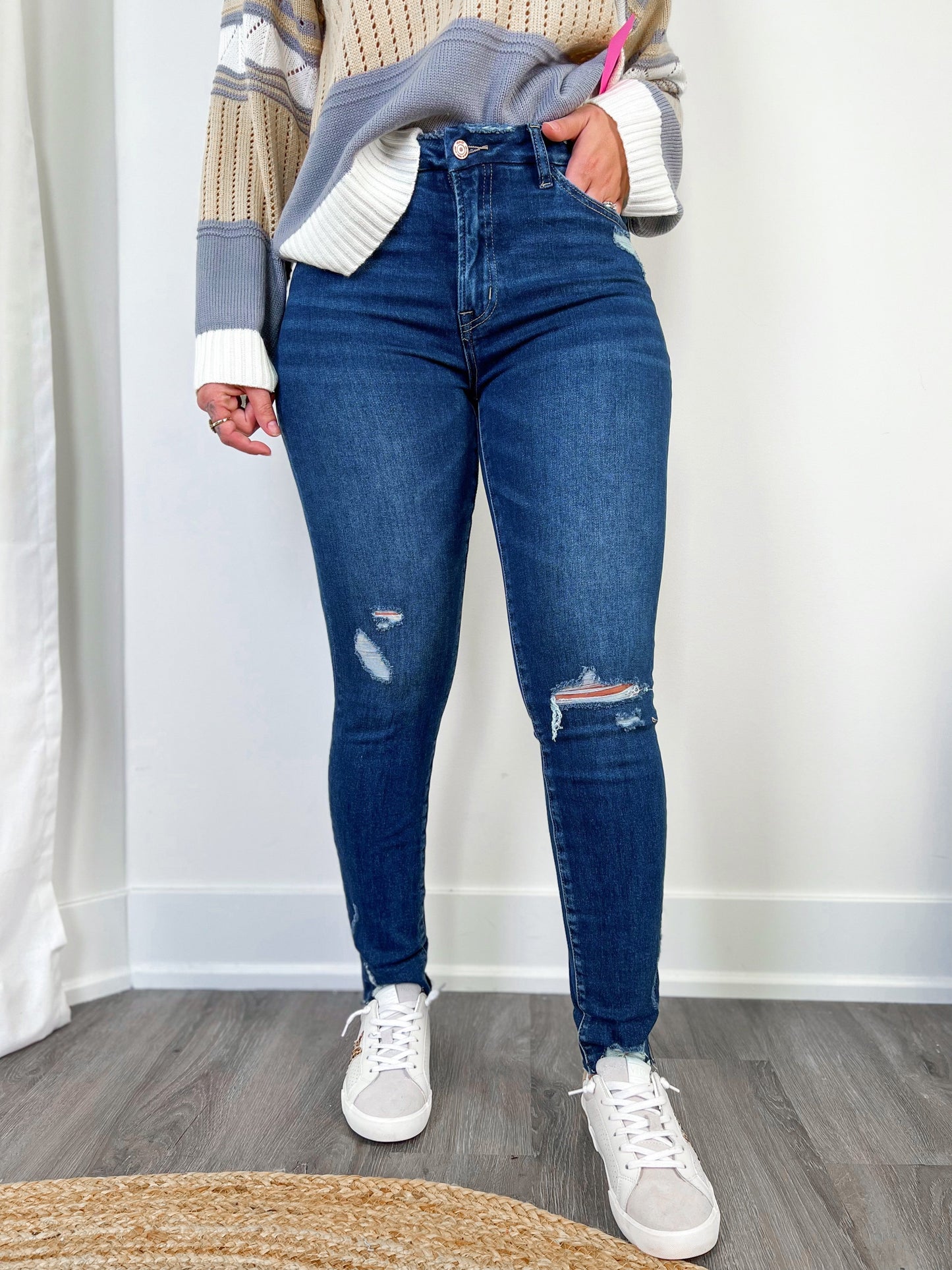 Vervet Dark Wash Distressed Cropped Skinny Jean