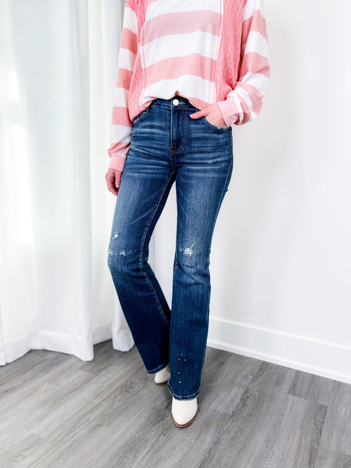 Freckled Poppy, Wide Leg jeans just gives legs for daaaaaayzz!! Grab a  pair and create that optical illusion! 🤭 Thank us later. 😉