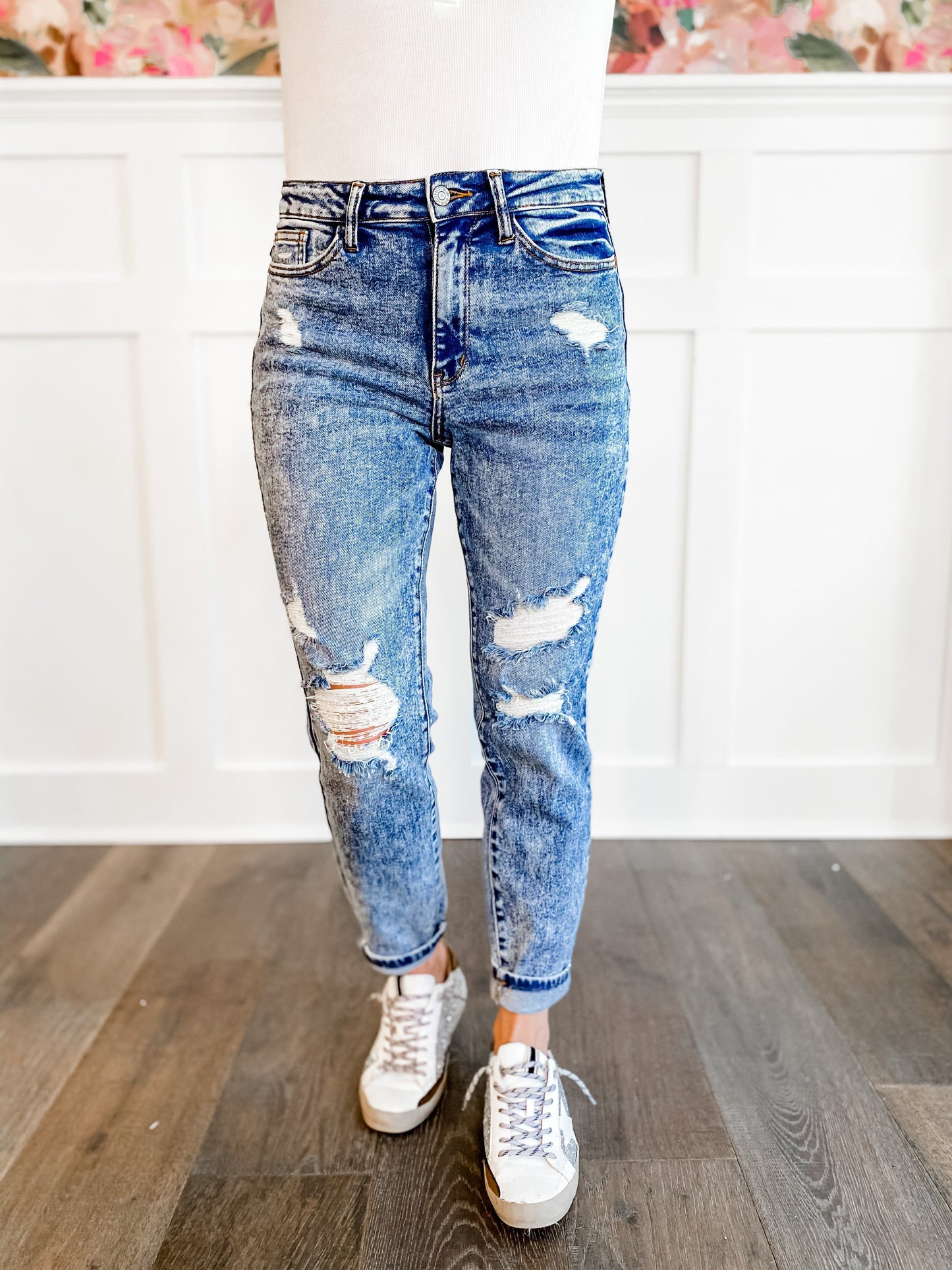 Judy Blue Acid Wash Distressed Boyfriend Jeans