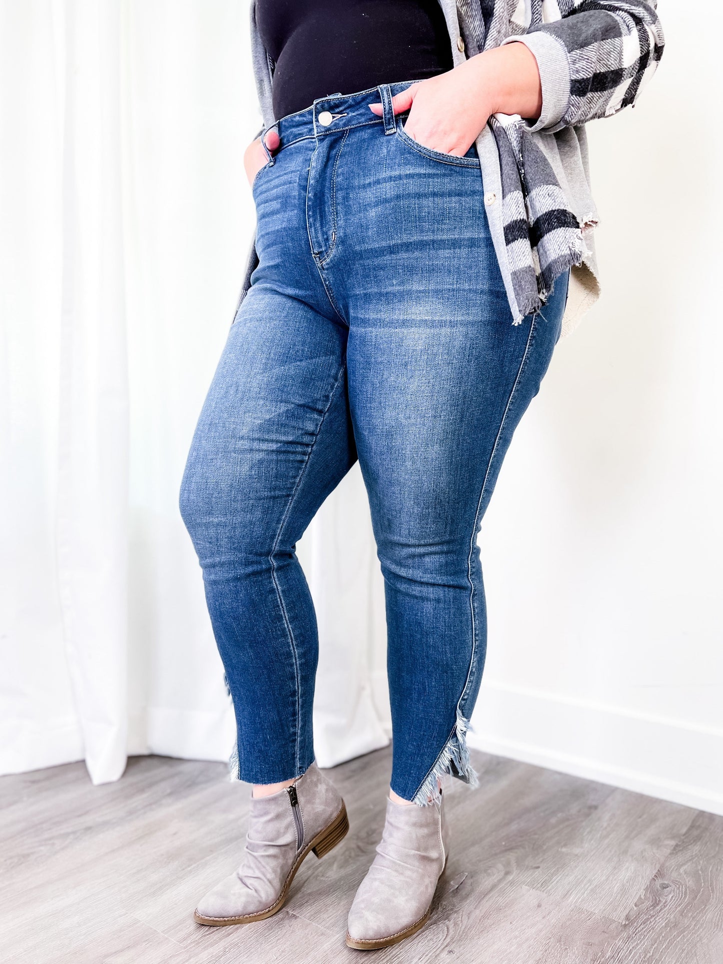 Judy Blue Tulip Hem Medium Wash Skinny Jeans with Frayed Hem