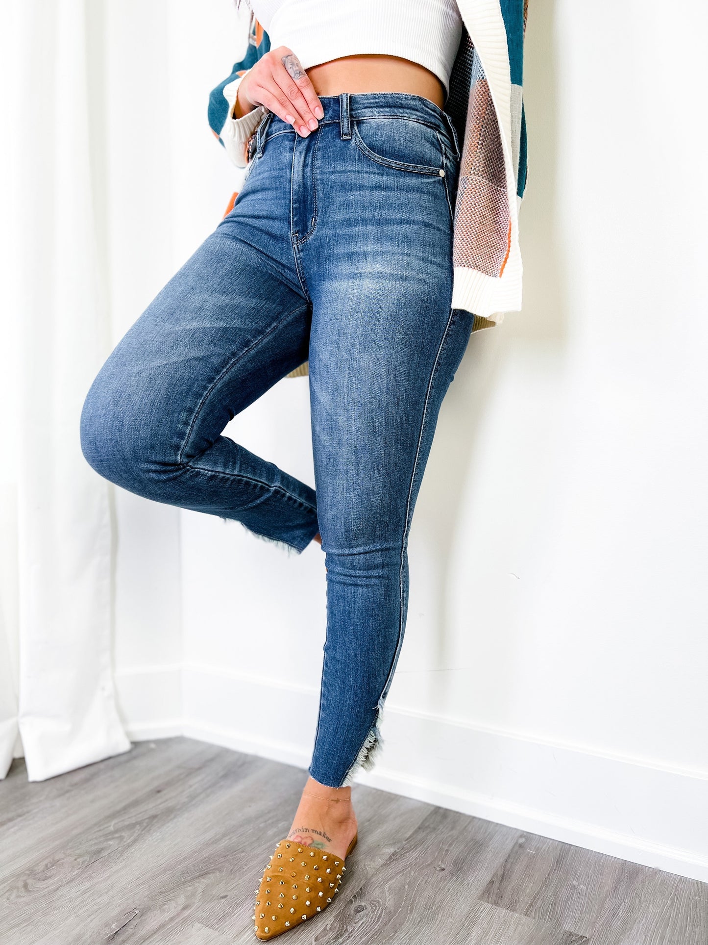 Judy Blue Tulip Hem Medium Wash Skinny Jeans with Frayed Hem