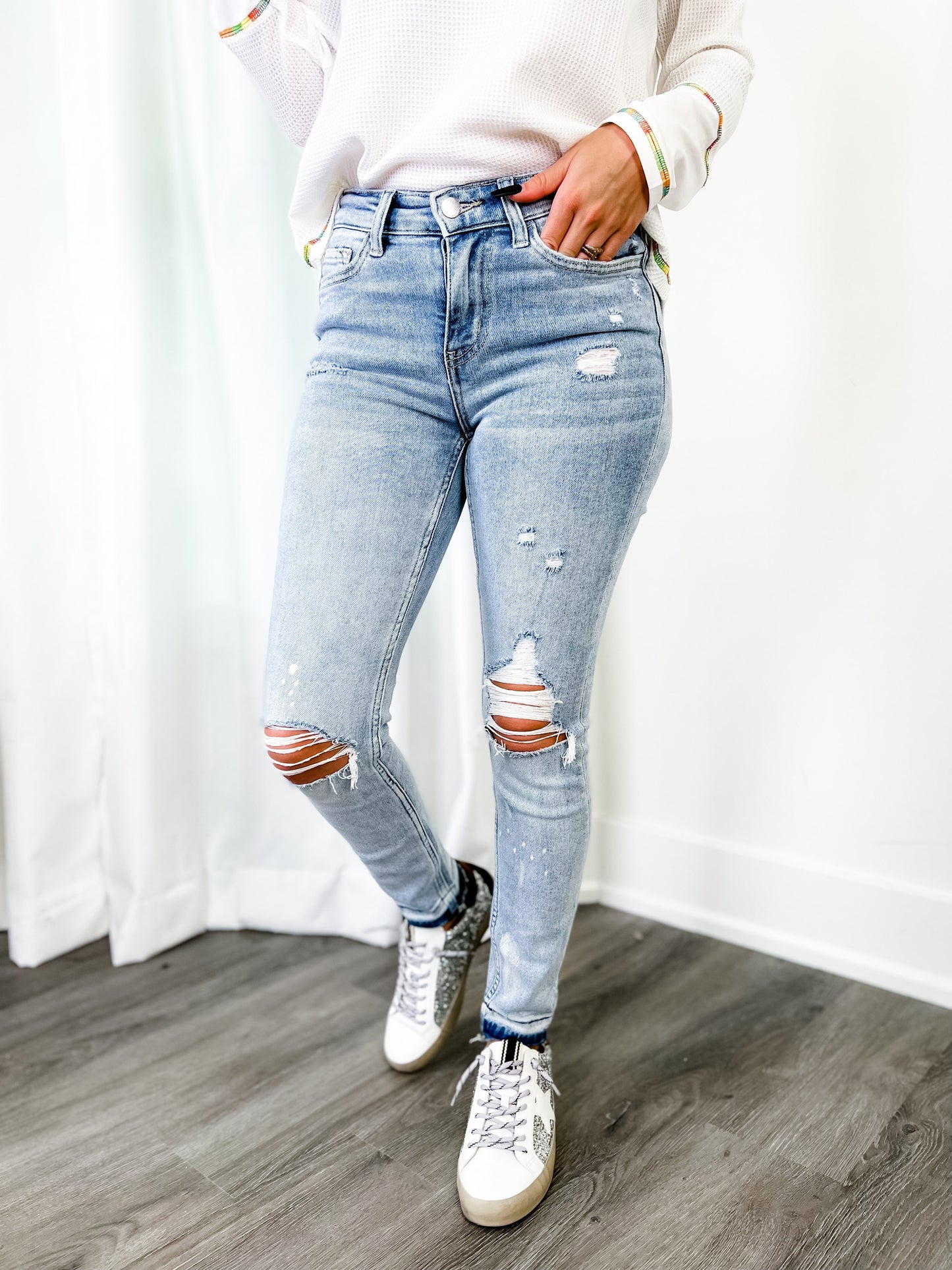 Vervet Light Wash Mid Rise Cropped Skinny Jeans